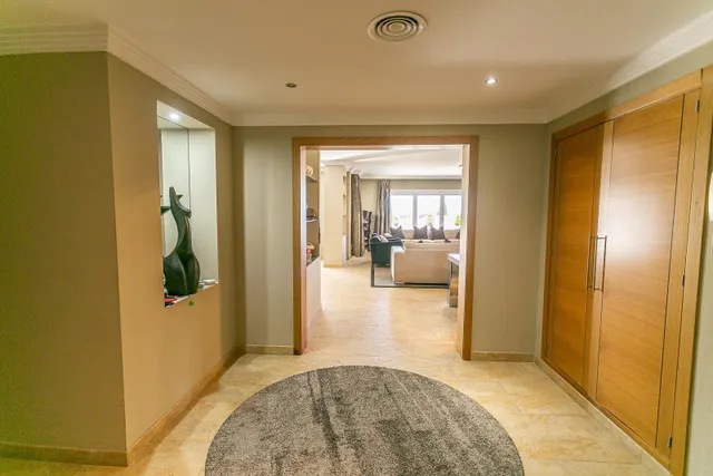 Precioso y lujoso apartamento con vistas al mar en Monte paraíso, en la Milla de Oro. Marbella — 38