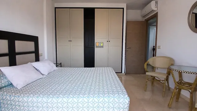 IMPRESIONANTE CHALET EN ALFAS DEL PI — 34