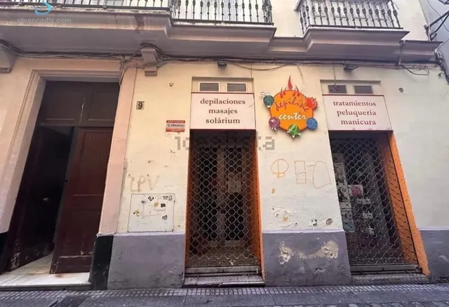 MAGNIFICO LOCAL COMERCIAL EN PLENO CENTRO — 9