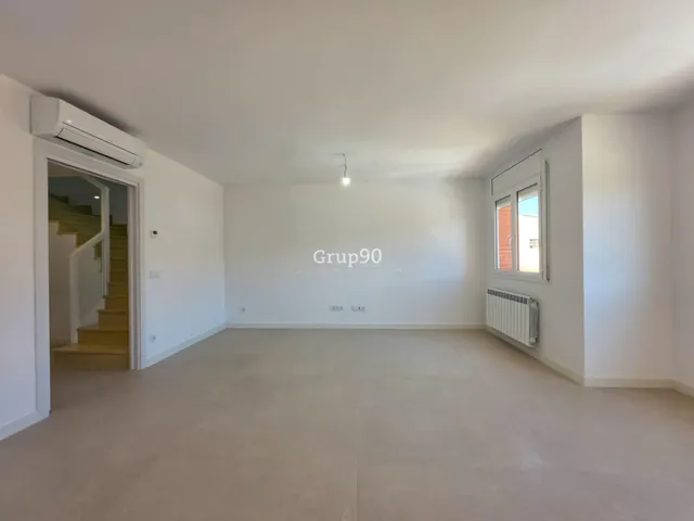 ¡a estrenar! espectacular casa adosada con gran jardín a 20 min de Lleida — 24