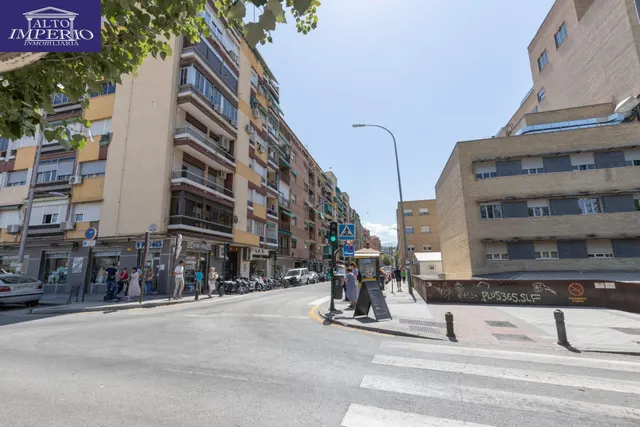 Estupendo piso  en la última planta en calle doctor azpitarte — 36