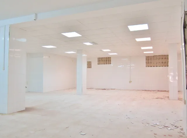 Oportunidad invesores!!! Gran local comercial de 300 metros en la Av. de Denia. — 35