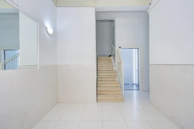 Piso exterior en esquina — 2