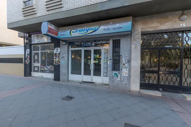 Local de 87m en antigua Ctra Malaga