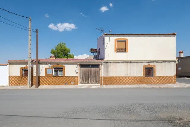 SE VENDE CASA EN LA ZONA DE CALZADA DE CALATRAVA — 2