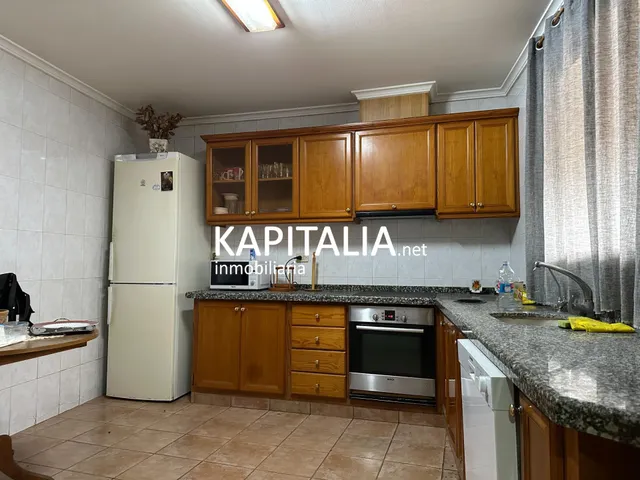 Casa en EXCLUSIVA en VENTA en el centro de Rotglà i Corberà con patio interior y 5 habitaciones — 10
