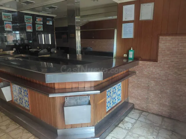 Local en venta con licencia para cafetería al lado de Marian - foto 4