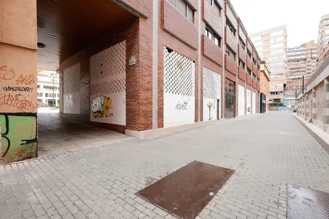 Oportunidad de inversión en local comercial al lado de Constitución. — 23