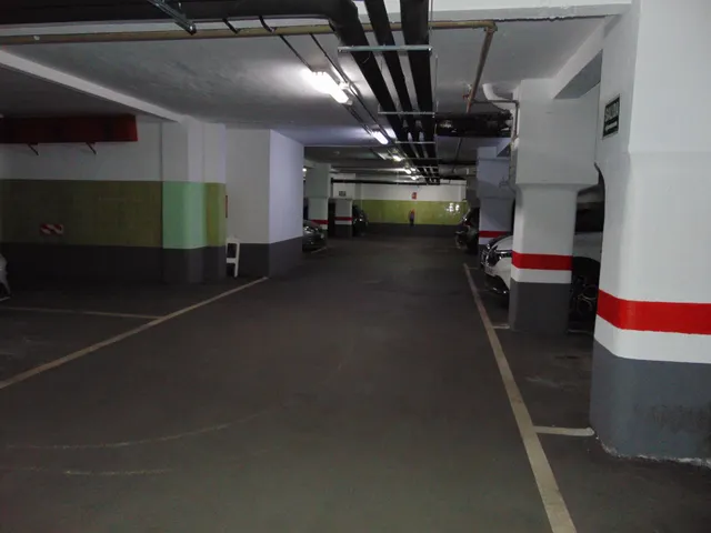 PLAZA DE GARAJE EN VENTA CALLE CLARA DEL REY PROSPERIDAD — 5