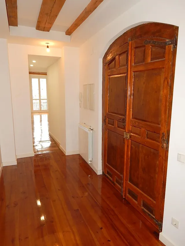 ETXEA vende piso en la Plaza de Castillo, 3 dormitorios, 2 baños, ascensor, 2ª altura — 14