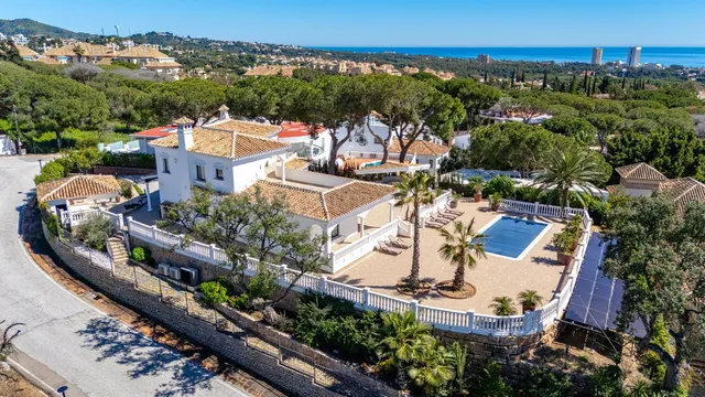 Chalet 3 habitaciones 384m² en venta - Marbella