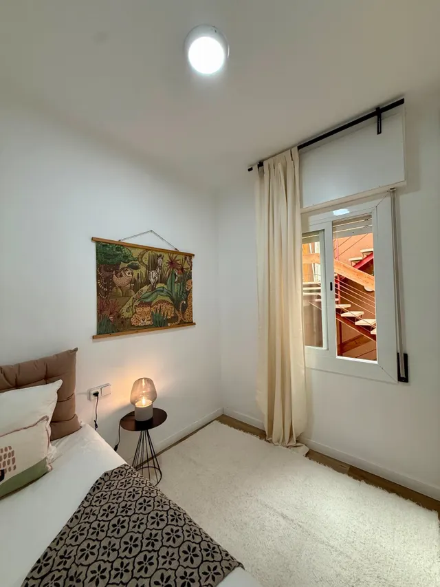 Ático Reformado a Estrenar con Terraza en el Centro — 23