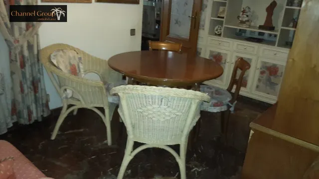 SE VENDE CASA SEÑORIAL UBICADA EN PLENO CENTRO CON EXCELENTE - foto 4