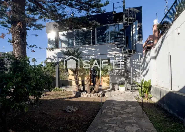 Chalet amplio con jardín y vistas en zona tranquila - foto 4