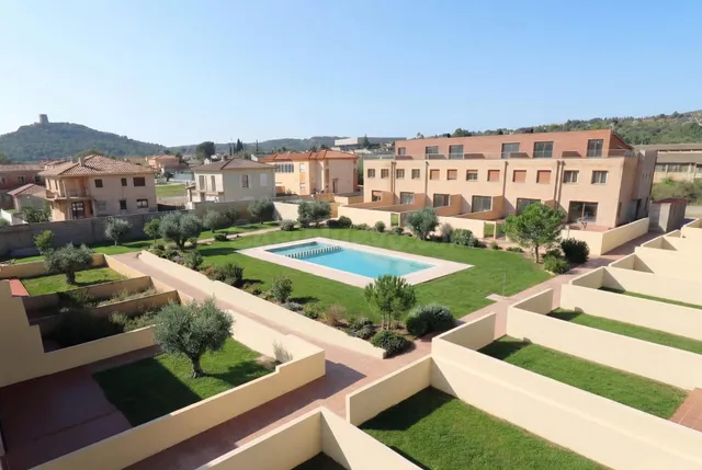 Casas apareadas en zona alta de Ulldecona