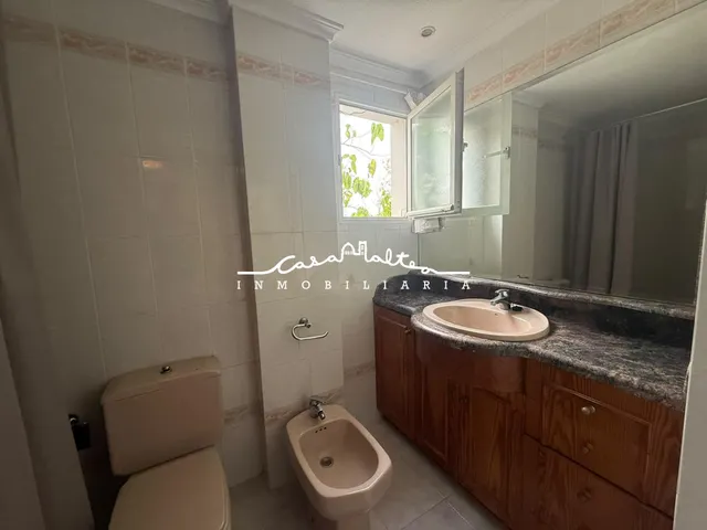 PISO ALQUILER LUMINOSO CON PISCINA COMUNITARIA — 12