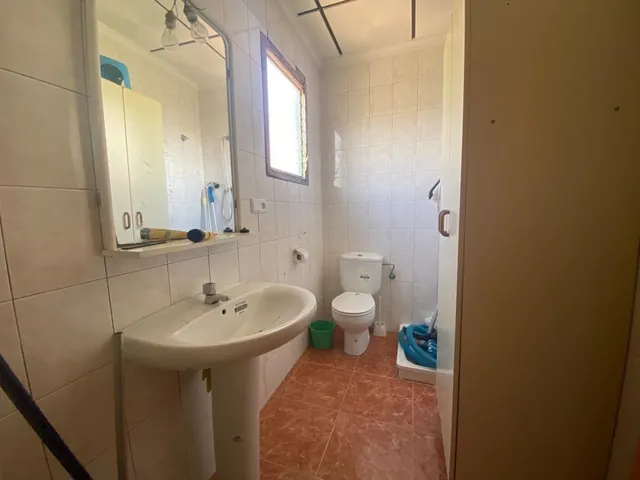 Terreno rústico 6.552m2 con una casa — 6