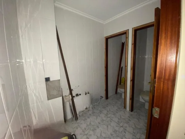 Piso en Travesia de Vigo para reformar — 11