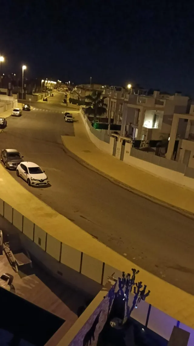 VILLA DE 3 DORMITORIOS Y 3 BAÑOS CON PISCINA EN LOMAS DE CABO ROIG, ORIHUELA COSTA — 44