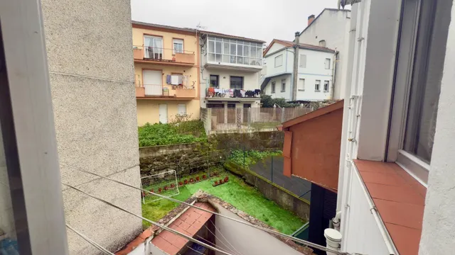 ¡Tu nuevo hogar en este encantador piso en un edificio con carácter del año 1975 y 4 habitaciones! — 45