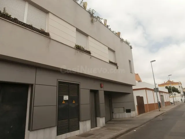 PISO EN VENTA EN BDA. EL ROCIO , RECUPERACIÓN BANCARIA