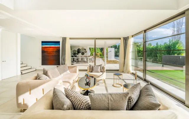 Chalet 4 habitaciones 857m² en venta - Costa del Sol - foto 3