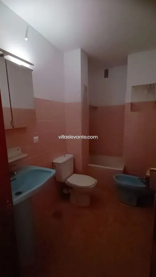 PISO AMPLIO CENTRO BENIDORM PARA REFORMAR INTEGRAMENTE — 13