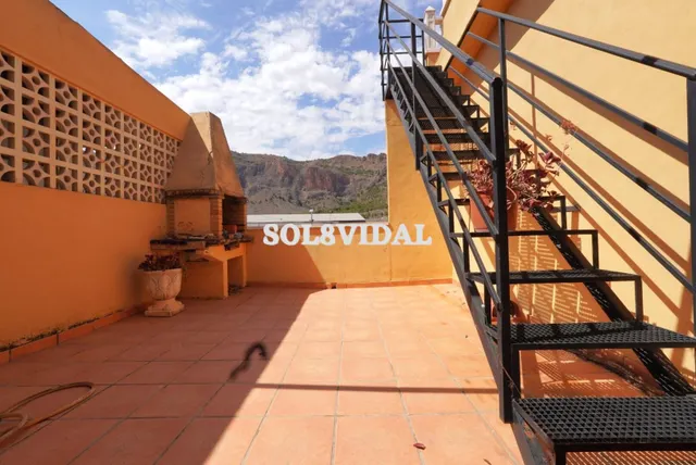 SOL8VIDAL VENDE CASA CON PARCELA — 48