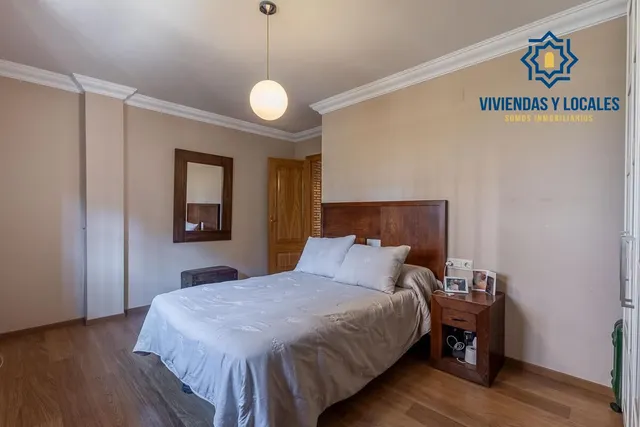 INCREÍBLE CHALET INDEPENDIENTE EN ZONA PRIVILEGIADA — 19