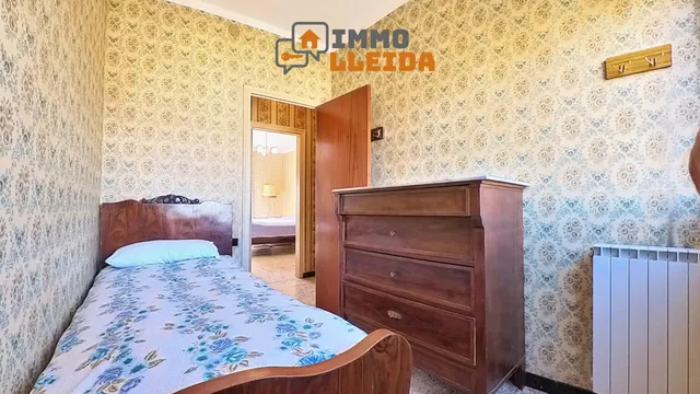 OPORTUNIDAD Casa con mucho terreno y varios garajes — 24