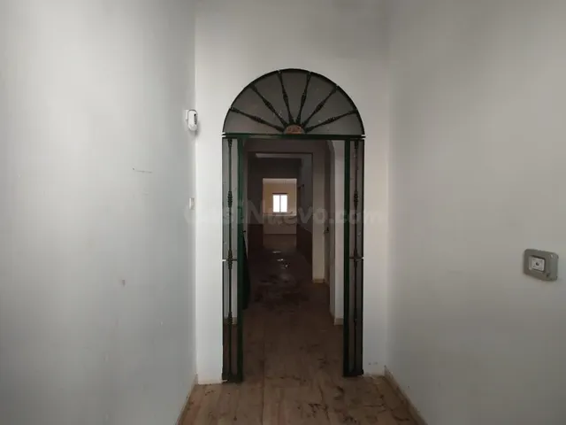CASA EN PARADA EN BUENA ZONA PARA REFORMAR - foto 2