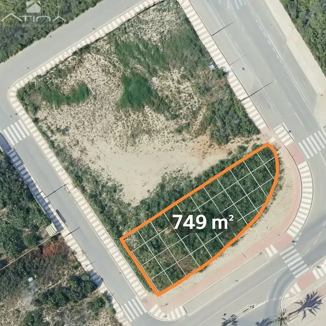 Una oportunidad única para construir tu hogar ideal cerca del mar en playa Daimús — 4