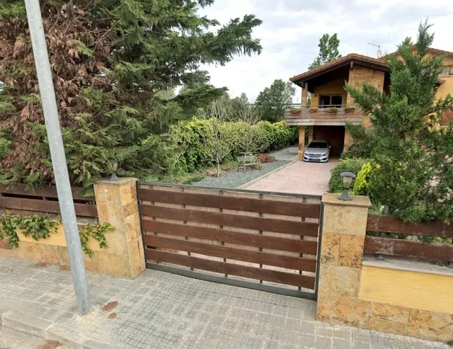 Se vende Piso OKUPADO en Calle Marinada Nº 12 Viladamat, (Gi - foto 2