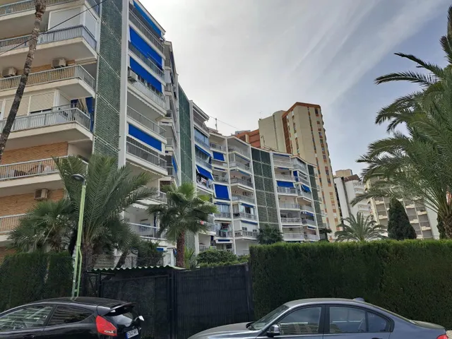 Amplio piso con 3 dormitorios en zona Rincon de Loix. — 26