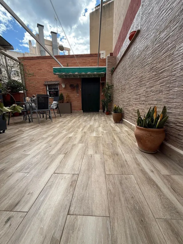 Amplia vivienda en la zona de Carolinas Bajas. - foto 3