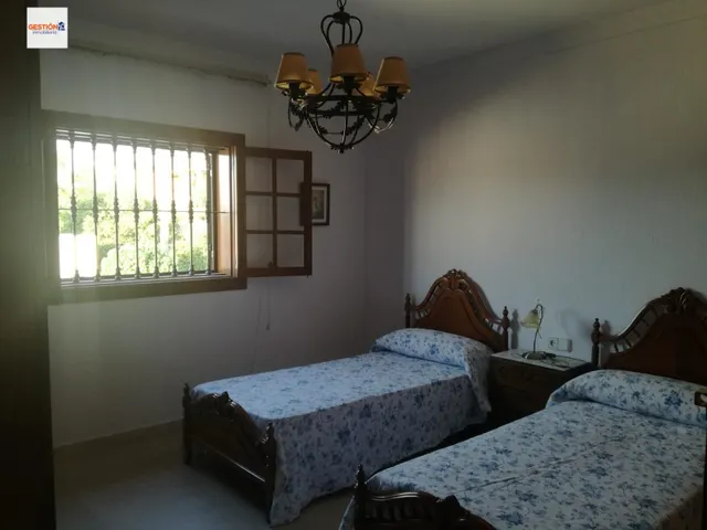Casa independiente en parcela de 975 m2 con piscina — 21
