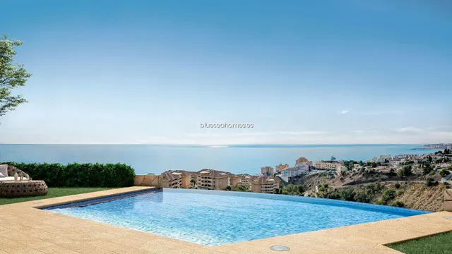 Venta de villa con tres dormitorios en Fuengirola, Málaga, C - foto 2