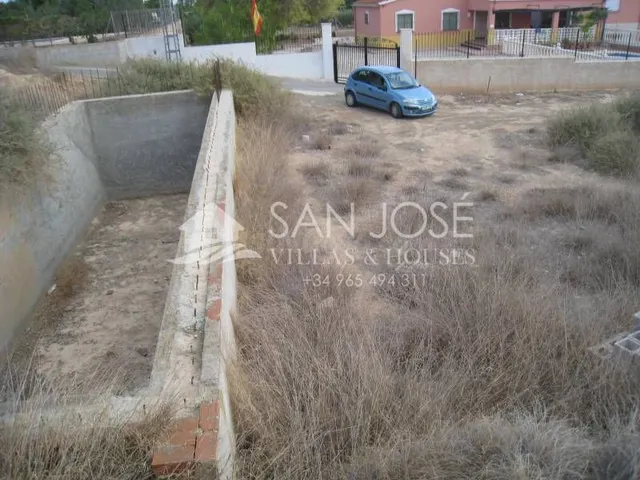 VENTA DE PARCELA CON POSIBILIDAD DE ALBERGUE EN ASPE EN LAS  - foto 5