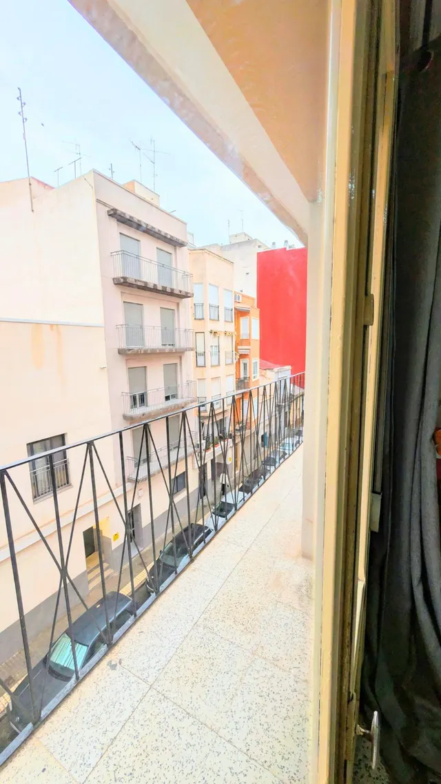 ¡ZONA CORAZÓN DE JESÚS, JUNTO A REINA VICTORIA¡  ¡PISO 3º REAL DE 3 DORMITORIOS DOBLES, 1 BAÑO Y BALCÓN¡ — 6