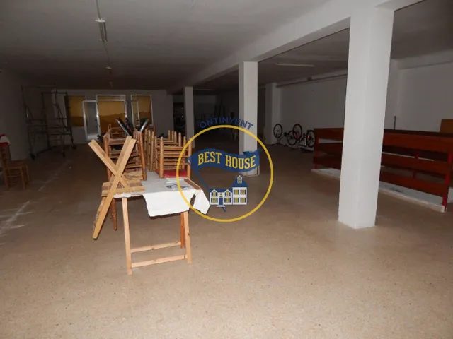 LOCAL COMERCIAL EN AIELO CON POSIBILIDAD DE COMPRA DEL RESTO DE EDIFICIO — 3