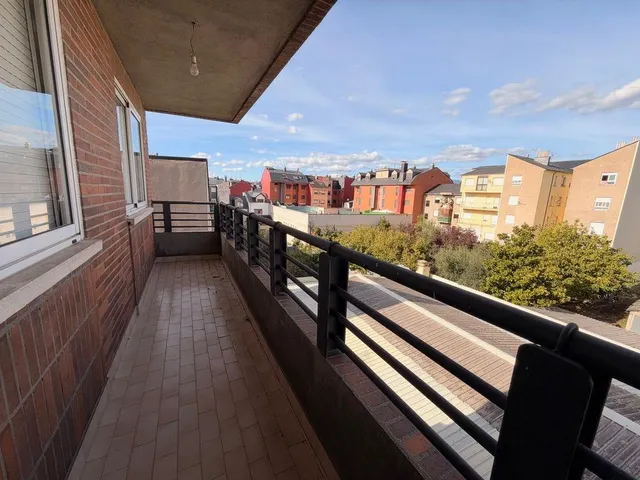 VENTA: Amplio Piso Bembibre Centro — 8
