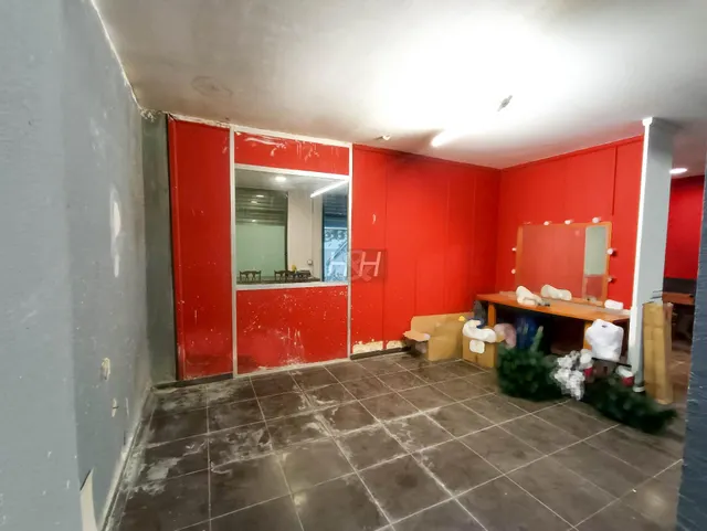 Local comercial amplio en Lauri Volpi. / HH Asesores, Inmobiliaria en Burjassot/ — 6