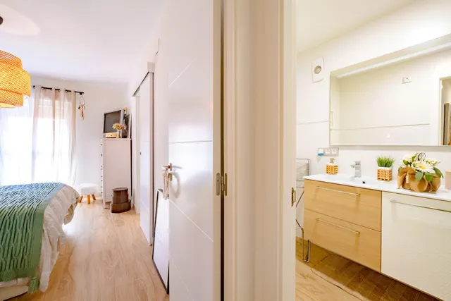 ESPECTACULAR VIVIENDA REFORMADA, TOTALMENTE EXTERIOR, CON BALCÓN Y ASCENSOR A COTA 0 JUNTO A LOS JARDINES DEL TURIA — 19