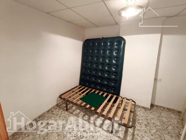 ¡PERFECTO PARA INVERTIR! CASA LUMINOSA Y ESQUINERA, CON LOCAL COMERCIAL — 24