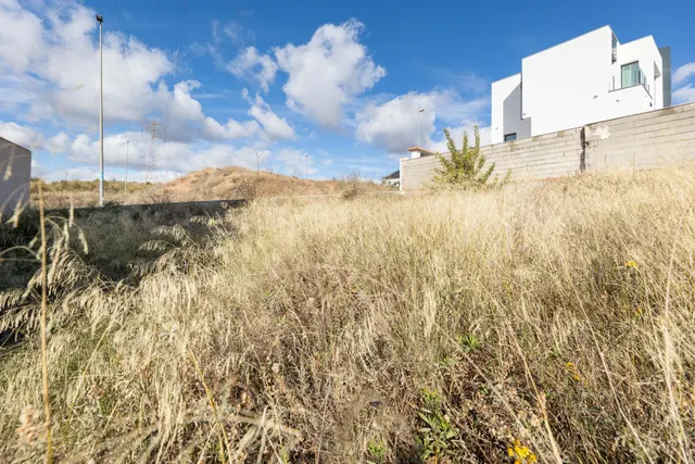 TERRENO A LA VENTA EN PELIGROS — 6