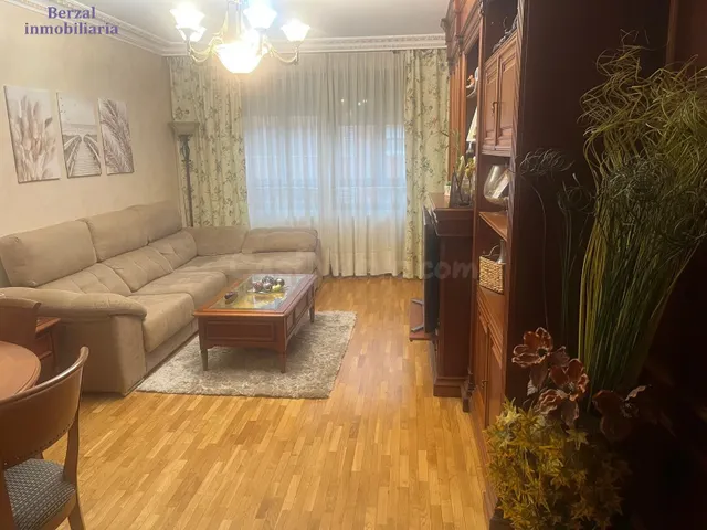 Extraordinaria vivienda de 4 habitaciones, garaje y 2 trasteros — 3