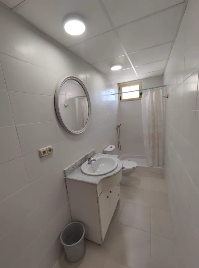 Piso de 6 dormitorios y 2 baños compartidos para estudiantes en zona CEU Cardenal Herrera de San Jos — 6