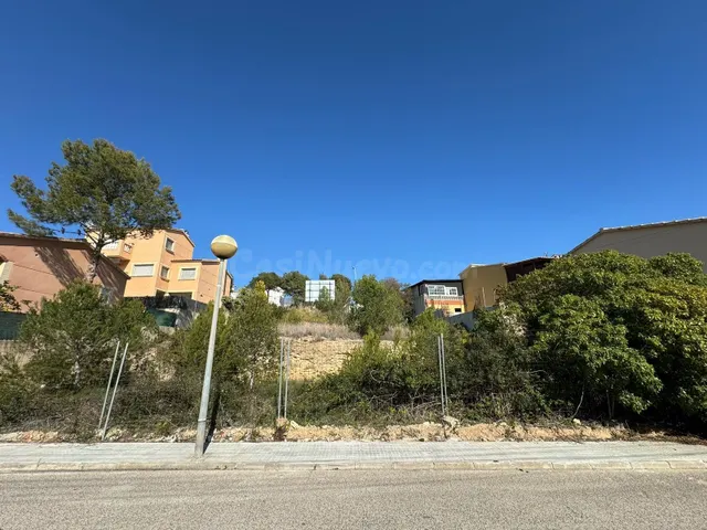 Terreno urbano en la Pobla de Montornés -Tarragona-