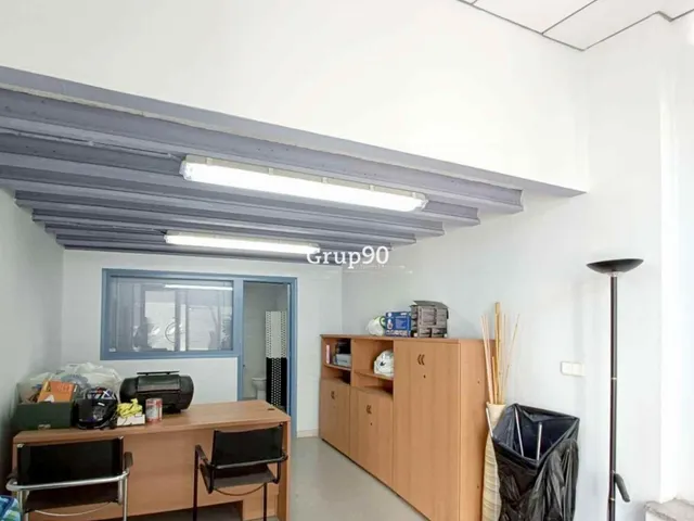 Local comercial a pie de calle de 240m2 en Zona Instituts — 7