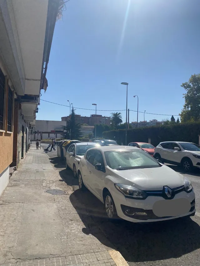 PLAZA DE GARAJE JUNTO A LA FACULTAD DE DERECHO — 10